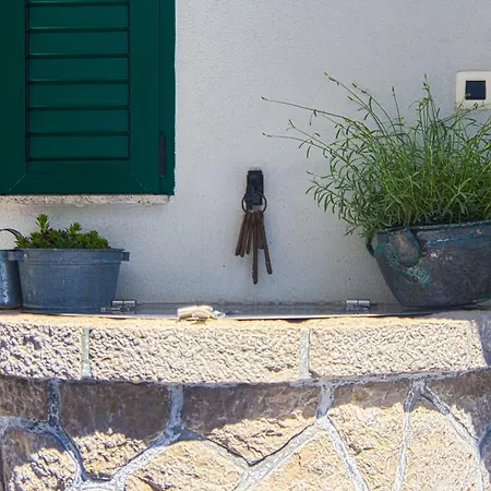 Appartamento Petrinic Crnogaj Baška